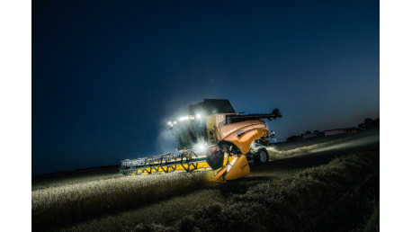 New Holland CX8