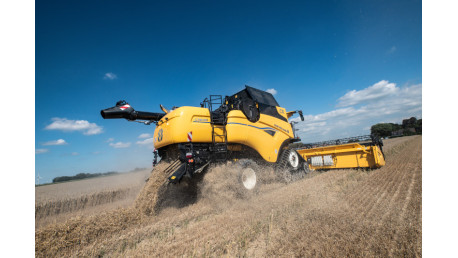 New Holland CX8