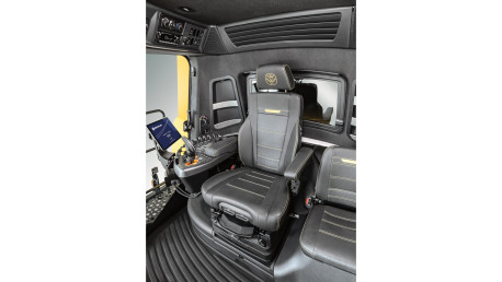 New Holland CR Revelation