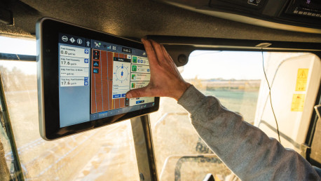 New Holland CR Revelation