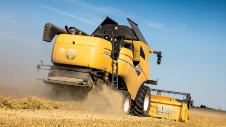 New Holland CX5 ir CX6 